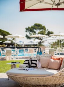 Pool Bar