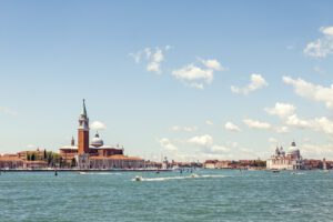 Venecia de fiesta: un viaje entre deporte, tradición y cultura