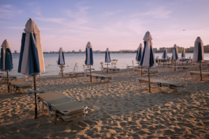 Strände des Lido von Venedig – Die Saison beginnt
